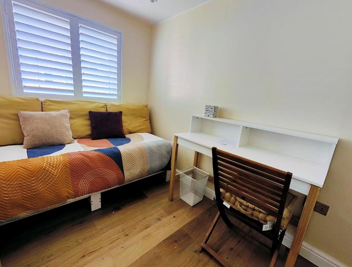 Adel'S House Bed & Breakfast London Ngoại thất bức ảnh